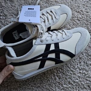 Onitsuka Tiger Mexico 66, Womens Size 6